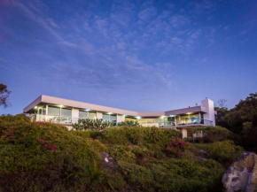 Horizons House - spacious, ocean + bush views, peaceful